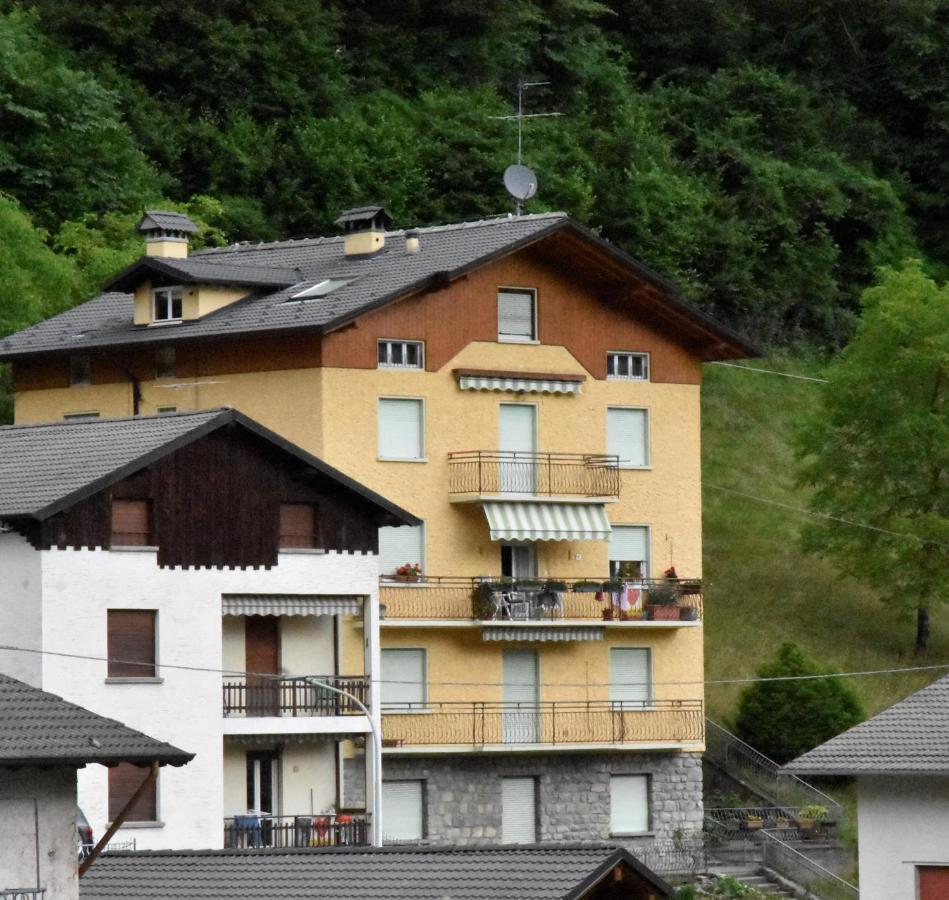 Casa Vacanza Dolcevita Averara Экстерьер фото
